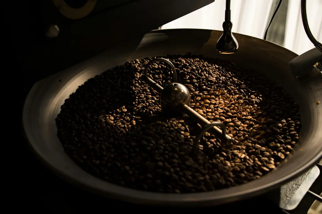 unsplash_QT-GwKOoddg_roasting coffee.webp